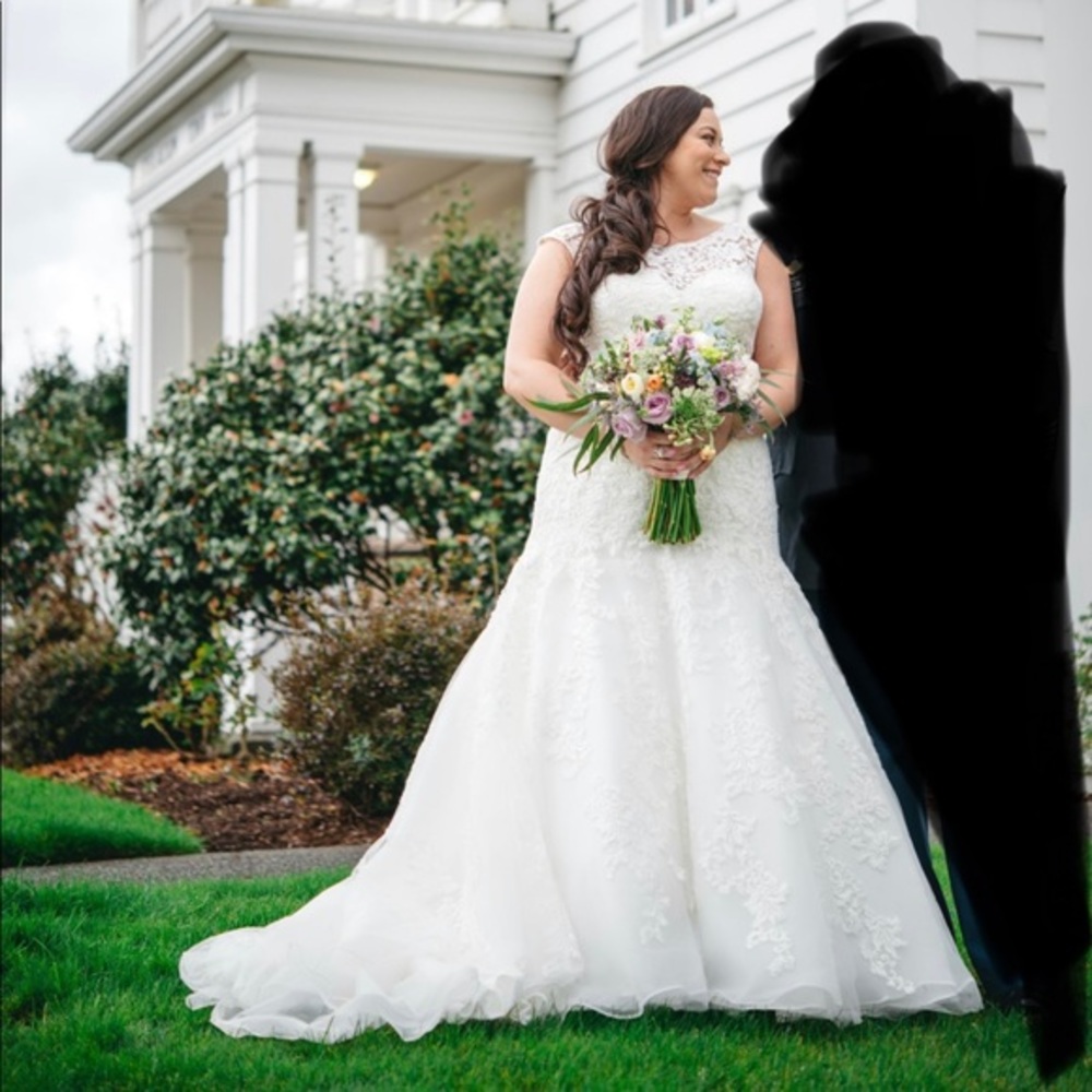 Wedding dress‎